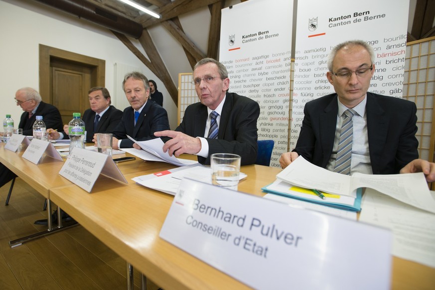 Walter von Kaenel, respectivement preesident de la section institudion du Conseil du Jura bernois (CJB), Willy Sunier, preesident du Conseil du Jura bernois (CJB), Michel Walthert, vice-chancelier, Ph ...
