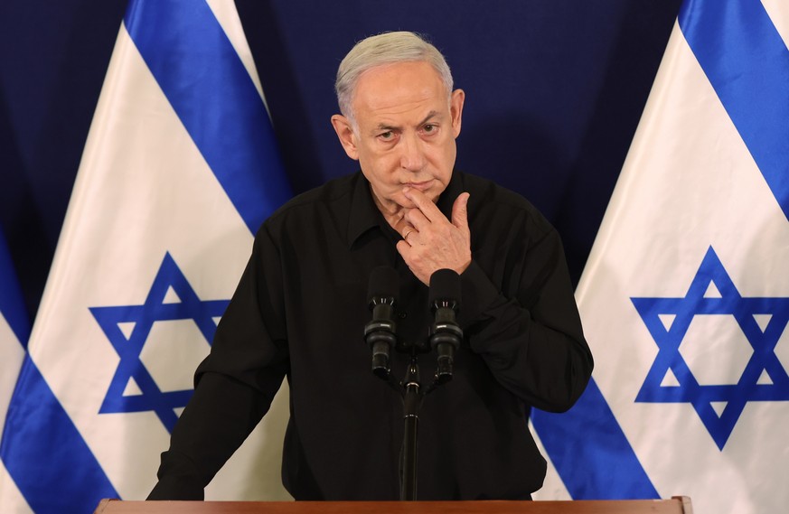 epa10945783 Israel&#039;s Prime Minister Benjamin Netanyahu addresses a press conference in The Kirya military base in Tel Aviv, Israel, 28 October 2023. EPA/ABIR SULTAN / POOL