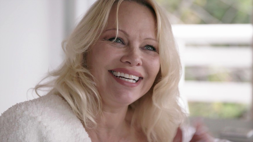 Pamela Anderson a 55 ans, plus de mascara et encore moins de regrets.