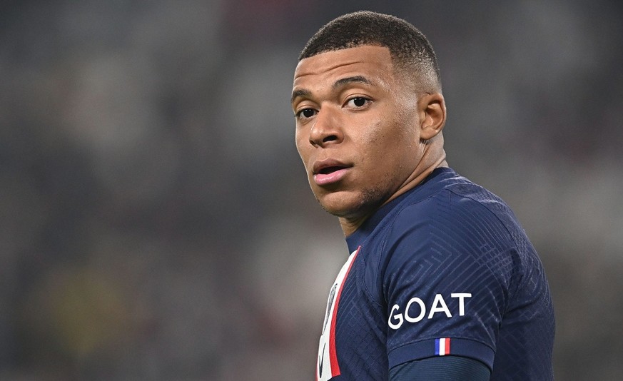 epa10282634 PSG&#039;s Kylian Mbappe during the UEFA Champions League group H soccer match between Juventus FC and Paris Saint Germain, in Turin, Italy, 02 November 2022. EPA/ALESSANDRO DI MARCO