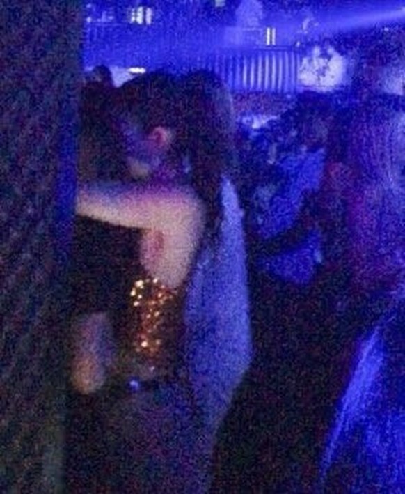 Leonardo DiCaprio est en couple avec Vittoria Ceretti. Ici en boite de nuit à Ibiza