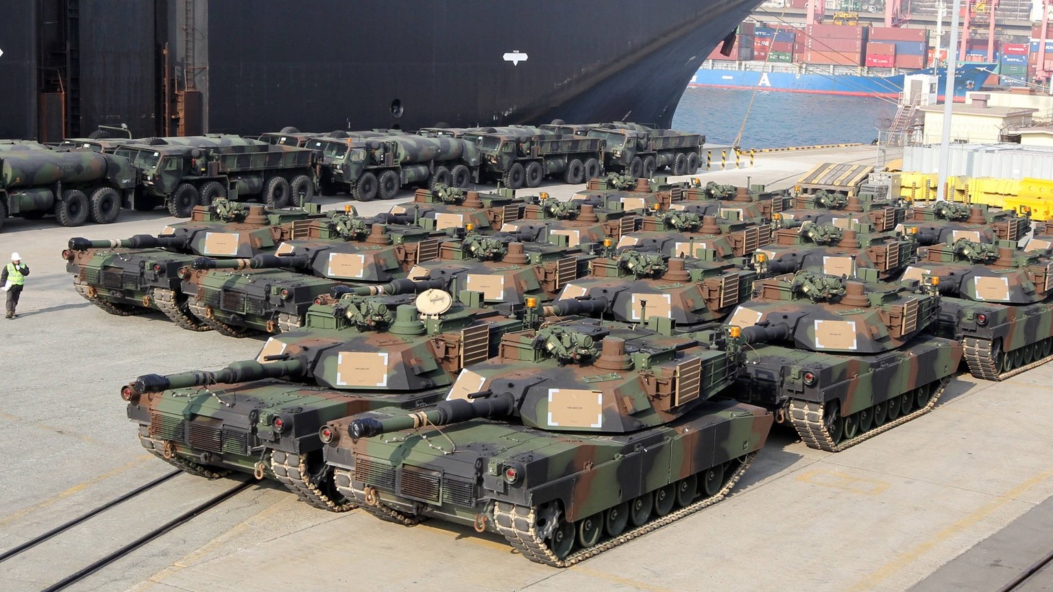 USFK introduces M1A2 Abrams tanks USFK introduces M1A2 Abrams tanks M1A2 main battle tanks are unloaded from a cargo ship at a Busan port on Jan. 9, 2012. The United States Forces Korea USFK told the  ...