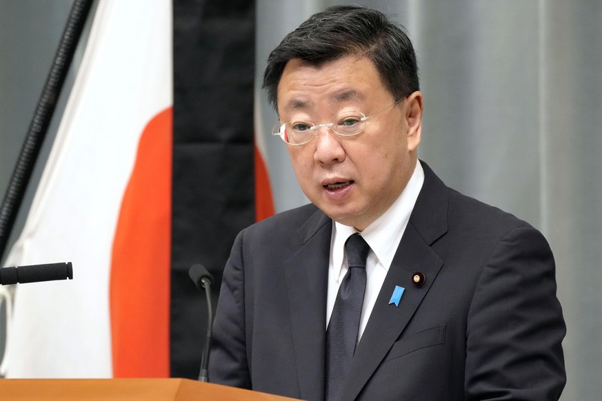 Japan&#039;s Chief Cabinet Secretary Hirokazu Matsuno speaks at a press conference in Tokyo Tuesday, Sept. 27, 2022. Japan protested to Russia on Tuesday over a detention of a Japanese consulate offic ...