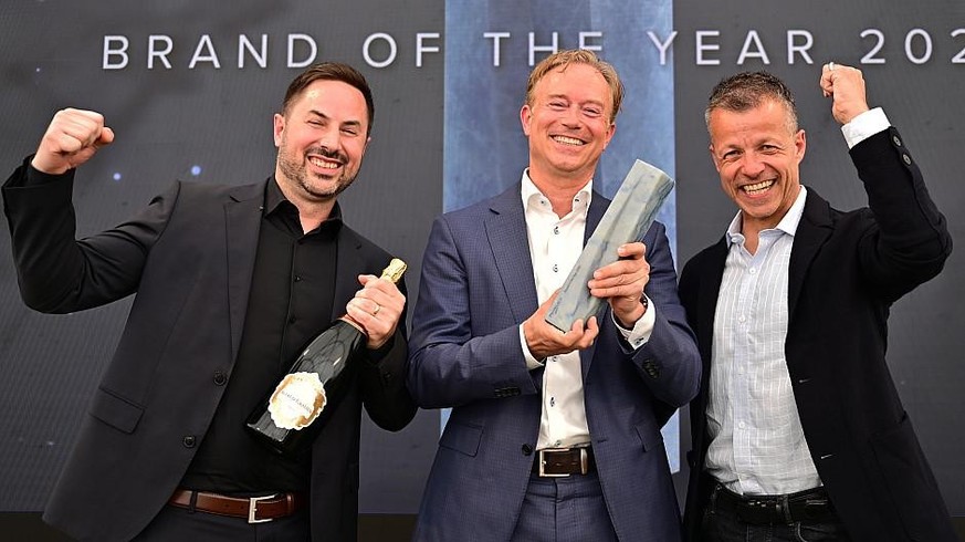 Zweifel gagnant du Promarca Brand of the Year 2025 – Philip Honegger, Christoph Zweifel (CEO) & Sascha Meier