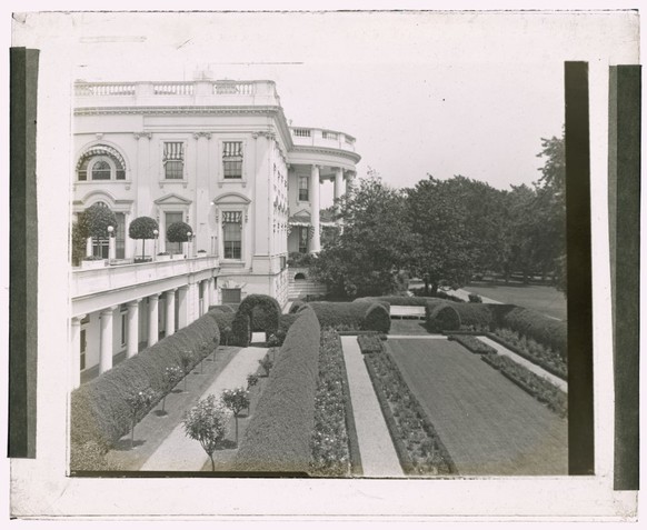 &lt;p&gt;La Maison-Blanche, en 1921, sous la présidence de Warren G. Harding.&lt;/p&gt;
