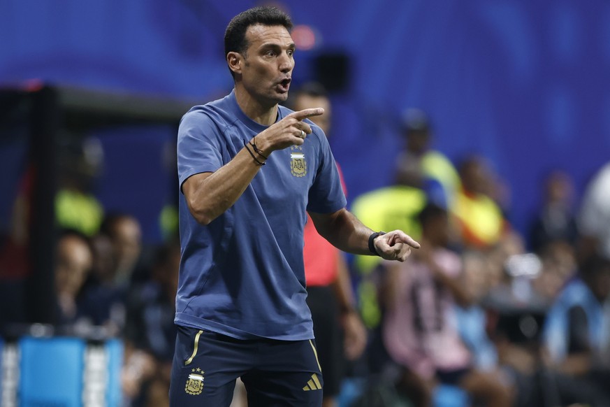 epa13113532 Argentina's head coach Lionel Scaloni reacts during the FIFA World Cup 2026 semifinals match England against Argentina, in Atlanta, USA, 15 July 2026. EPA/WILL OLIVER