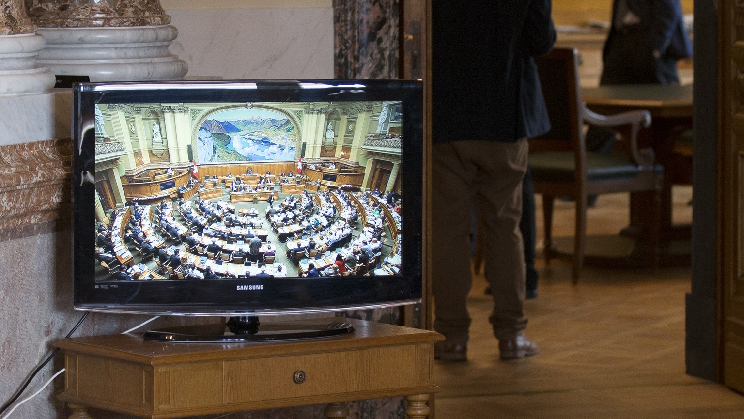 ZU DEN EIDGENOESSISCHEN WAHLEN VOM 18. OKTOBER 2015 STELLEN WIR IHNEN ZUM THEMA NATIONALRATSSAAL FOLGENDES BILDMATERIAL ZUR VERFUEGUNG - WEITERE BILDER FINDEN SIE AUF UNSERER WEBSEITE &amp;quot;PARLAM ...