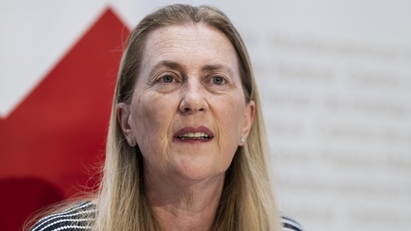 Helene Budliger Artieda, Staatsekretaerin und Direktorin des Staatssekretariats fuer Wirtschaft SECO, spricht an der Medienkonferenz des Bundesrates ueber die Vertraege mit der Europaeischen Union EU, ...