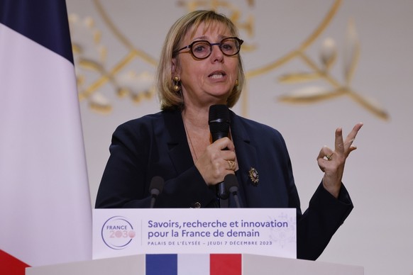 epa11015197 French Higher Education and Research Minister Sylvie Retailleau gestures as she speaks during a meeting with more than 300 members of the research community, about the vision of the future ...