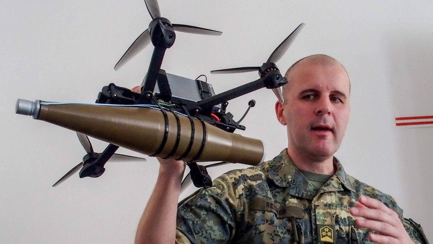 Markus Reisner, colonel de l’armée autrichienne et historien, évoque les importantes évolutions de la guerre en Ukraine. La guerre en Ukraine accélère le développement et l’utilisation des drones, du  ...