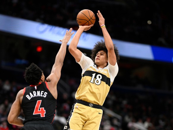 Kyshawn George (18) a inscrit 23 points face à Toronto vendredi