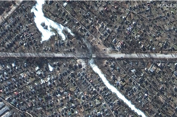 Une image satellite du 28 février 2022 montre la destruction du pont sur la rivière Stryjen.