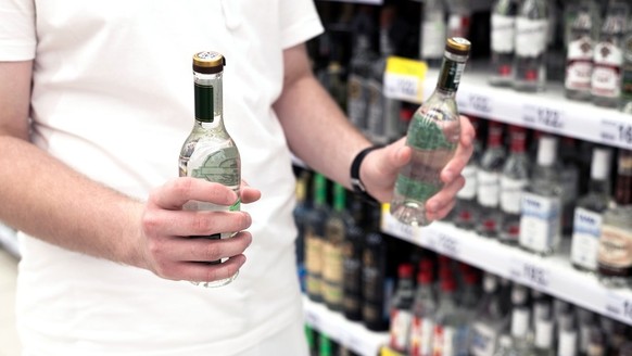 Acheter de la vodka pour les mineurs reste trop facile à Genève.