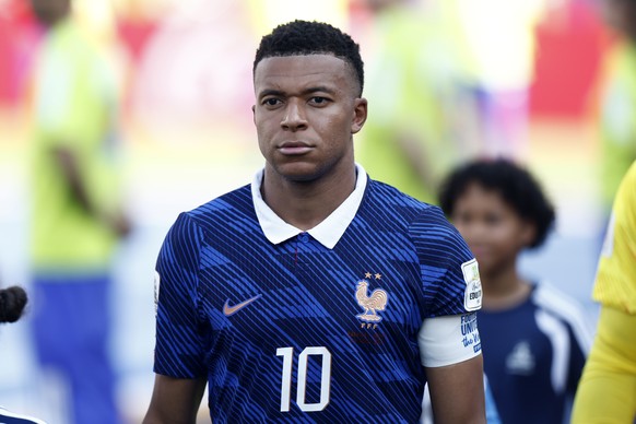 epa13087577 Kylian Mbappe of France looks on ahead of the FIFA World Cup 2026 Round of 16 match Paraguay against France, in Philadelphia, Pennsylvania, USA, 04 July 2026. EPA/WILL OLIVER
