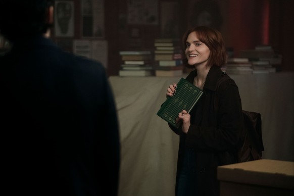 Que vaut la saison 5 de «You»? On vous raconte (sans spoiler). Joe Goldberg est de retour au bercail. Et il n’est plus le petit libraire mal dans sa peau. Il est clean. Marié. Médiatisé. Puissant, mêm ...