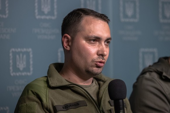 epa10199730 Kyrylo Budanov, Chief of the Main Intelligence Directorate of the Ministry of Defense of Ukraine attends a media briefing following the return of 215 people from Russian captivity, Kyiv, U ...