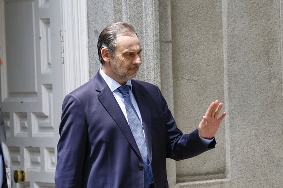 epa12192702 Former Spanish Transport Minister Jose Luis Abalos leaves after testifying at the Supreme Court in Madrid, Spain, 23 June 2025. Former Minister Jose Luis Abalos and his adviser Koldo Garci ...