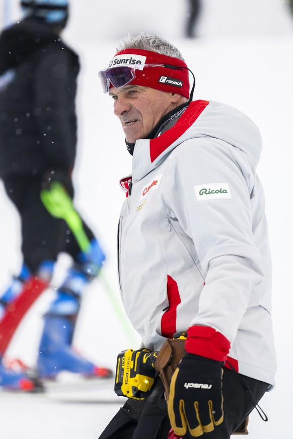 Coach Thierry Meynet of Switzerland look on prior the first run of the men's Slalom race at the Alpine Skiing FIS Ski World Cup, in Adelboden, Switzerland, Sunday, January 11, 2026. (KEYSTONE/Ant ...