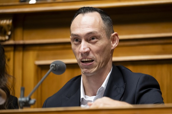 Islam Alijaj, SP-ZH, spricht waehrend der Herbstsession der Eidgenoessischen Raete, am Montag, 23. September 2024 im Nationalrat in Bern. (KEYSTONE/Anthony Anex)