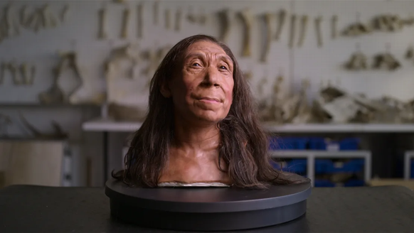Le crâne d&#039;une Néandertalienne a été retrouvé écrasé et fragmenté en 200 morceaux.