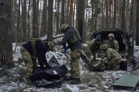 Des soldats ukrainiens blessés dans la région de Lougansk.
