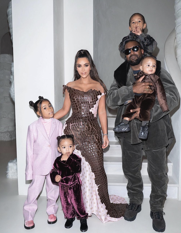 Depuis leur divorce, le choix de l'école pour leurs enfants North, Saint, Psalm et Chicago est source de vifs conflits entre Kim Kardashian et Kanye West.