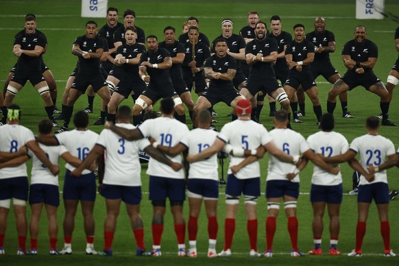 epa10849247 New Zealand players perform a Haka in front of French players before the Rugby World Cup Pool A match between France and New Zealand in Saint-Denis, near Paris, France, 08 September 2023.  ...
