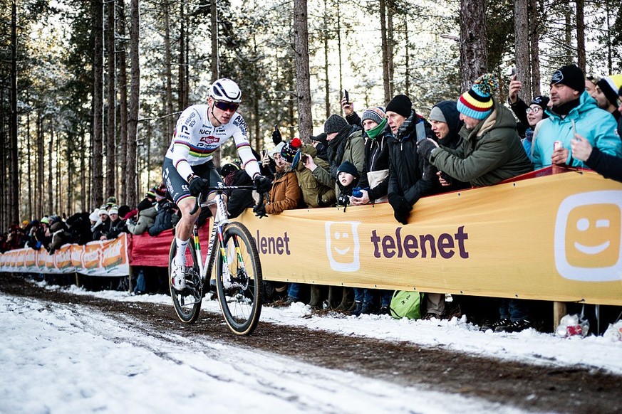 ZONHOVEN, BELGIUM - JANUARY 04: Mathieu van der Poel of the Netherlands and Team Alpecin-Premier Tech competes during the 29th Zonhoven UCI Cyclo-Cross Worldcup 2026, Men's Elite on January 04, 2 ...
