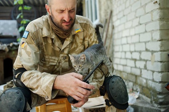 En août 2014, un soldat sur le front du Donbass.