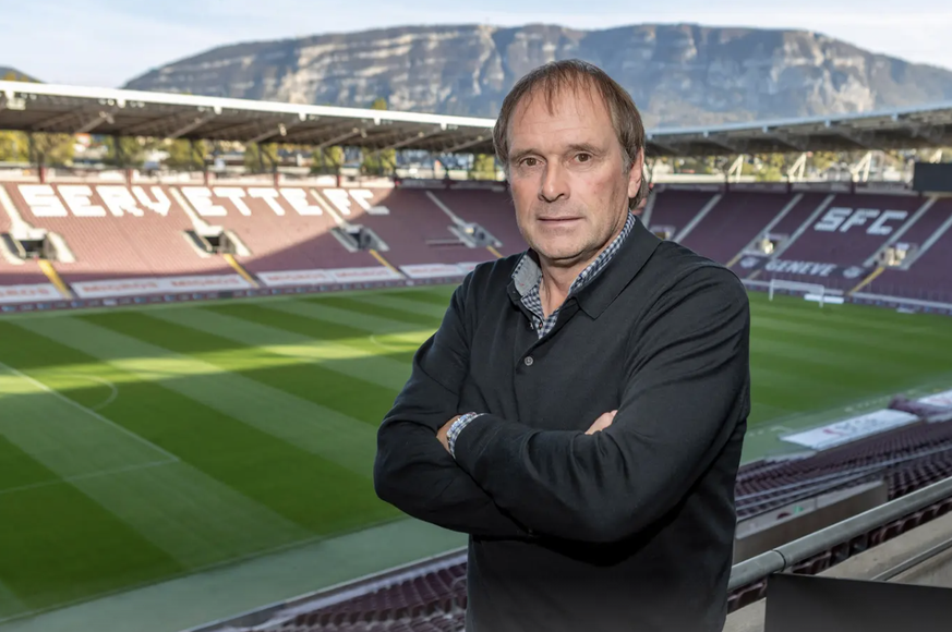 Alain Geiger entraîne le Servette FC depuis 2018, actuel deuxième de Super League derrière YB.