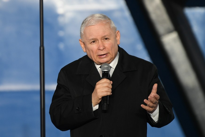 epa10189872 Leader of the Polish Law and Justice (PiS) rulling party Jaroslaw Kaczynski speaks during the opening ceremony of the shipping canal through the Vistula Spit in Skowronki village, northern ...