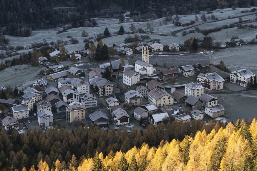 epa11722541 The village of Brienz-Brinzauls following the official evacuation order due to the risk of a potential rockslide from the Alpine mountainside above the village, Switzerland, 15 November 20 ...