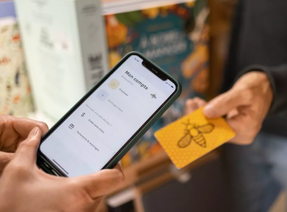 Depuis le 25 octobre 2023, il est possible d&#039;utiliser la monnaie l&#039;Abeille par le biais d&#039;une application mobile.