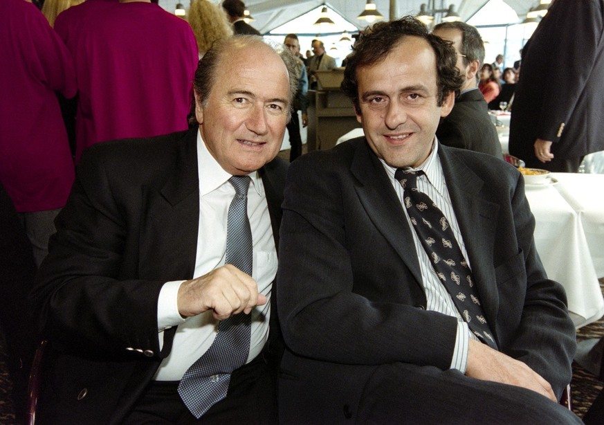 Sepp Blatter (gauche) et Michel Platini (droite) ont accédé aux plus hautes fonctions du football mondial.
