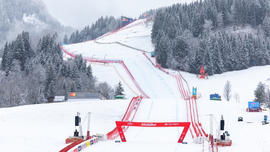 ABD0136_20230118 - KITZBÜHEL - ÖSTERREICH: Zielbereich der Streif während einiger Vorberichte am Mittwoch 18. Jänner 2023 im Rahmen des FIS Ski Alpin Weltcups in Kitzbühel. - FOTO: APA/EXPA/JOHANN GRO ...