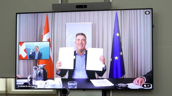 Le 3 septembre 2025, la Suisse et le Danemark ont signé deux accords permettant l’exportation et le stockage de dioxyde de carbone suisse au Danemark. L’ambassadeur de Suisse à Copenhague, Mauro Reina ...