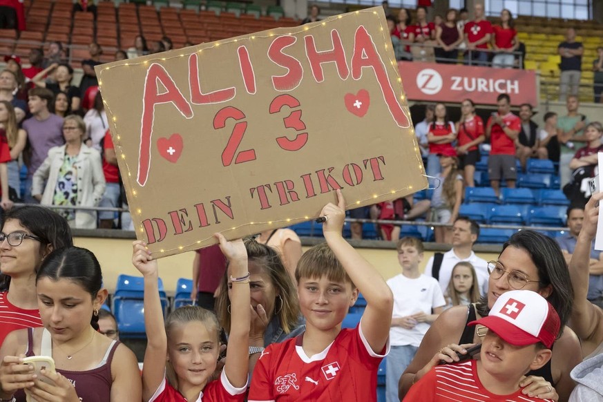 Alisha Lehmann est la chouchoue du jeune public.