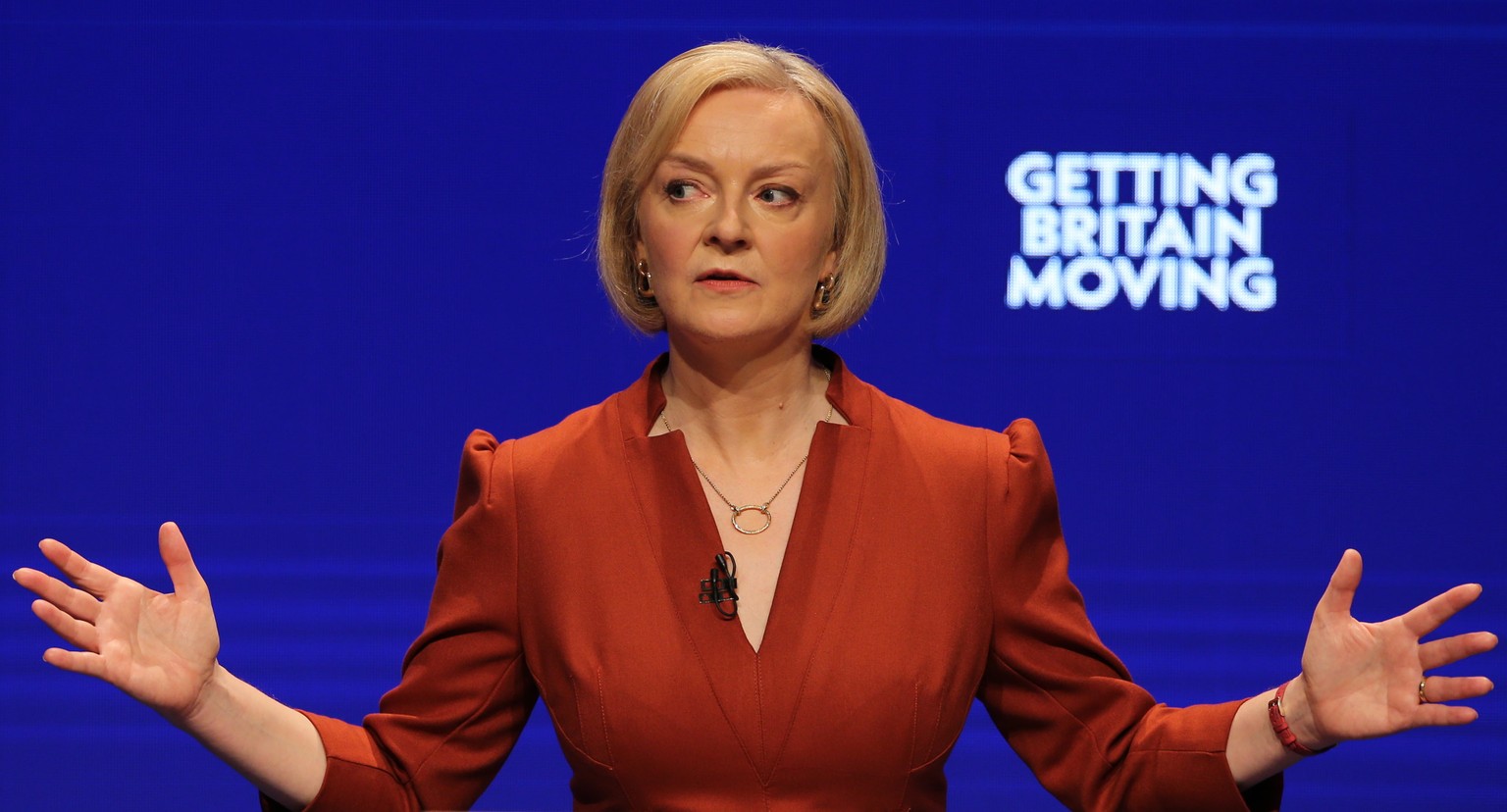 epaselect epa10224651 British Prime Minister Liz Truss delivers her keynote speech at the Conservative Party Conference in Birmingham, Britain, 05 October 2022. Truss&#039; first conference speech as  ...