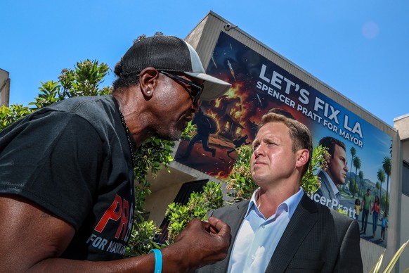 Los Angeles, CA - May 20:
LA Mayoral candidate Spencer Pratt hosts a campaign "block party" event on 10th Ave. in Los Angeles, CA on Wednesday, May 20, 2026.
(Robert Gauthier/Los Angeles Tim ...