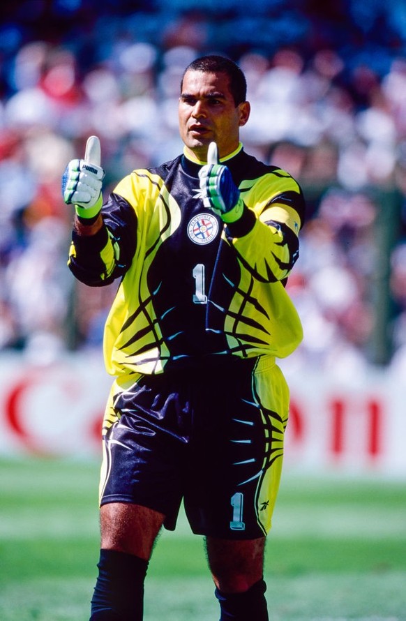 LENS, FRANCE - JUNE 28: Jose Luis Chilavert goalkeeper for Paraguay in action during the World Cup round of 16 match between France (1) and Paraguay (0) at the Stade Bollaert-Delelis on June 28, 1998  ...