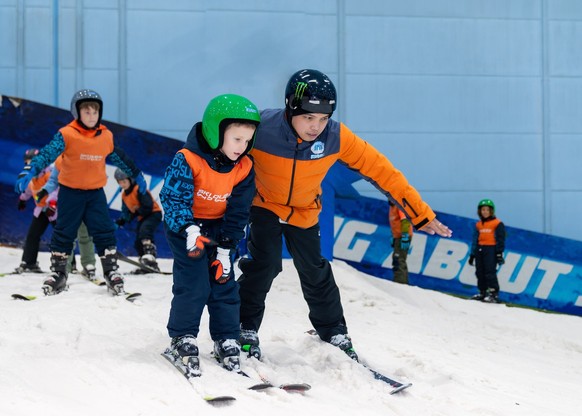 Qui sont ces Suisses qui apprennent à leurs enfants à skier à Dubaï?