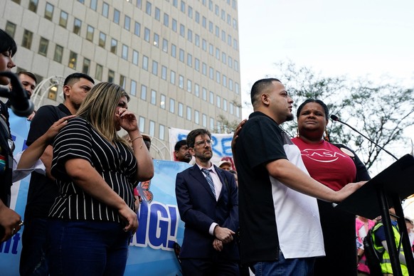 Kilmar Abrego, the migrant whose wrongful deportation to El Salvador made him a symbol of U.S. President Donald Trump&#039;s aggressive immigration policies, speaks to his supporters, as he appears fo ...