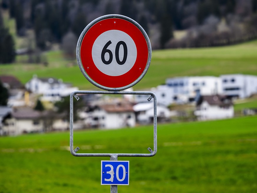 Une vingtaine de panneaux auraient disparu le week-end du 24-25 février dans la vallée de Tavannes et le vallon de Saint-Imier, comme ici à Cortébert.