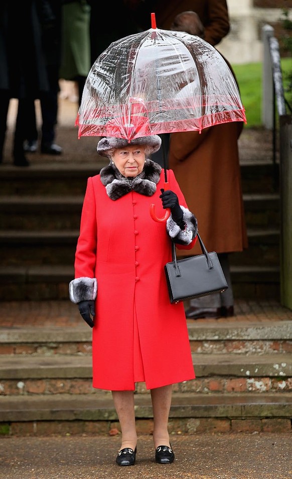 KING&#039;S LYNN, ENGLAND - DECEMBER 25: Queen Elizabeth II attends a Christmas Day church service at Sandringham on December 25, 2015 in King&#039;s Lynn, England. (Photo by Chris Jackson/Getty Image ...