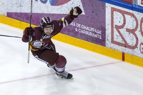 Geneve-Servette&#039;s defender Sami Vatanen, celebrates his goal after scoring the 1:0, during, during the seventh and final leg of the ice hockey National League Swiss Championship final playoff gam ...