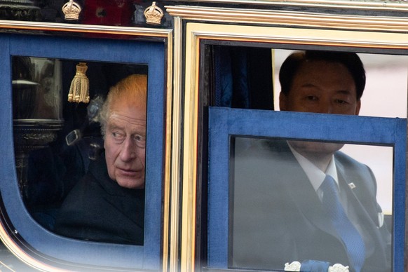 State Visit of President of the Republic of Korea Yoon Suk Yeol - Buckingham Palace, London Prince William The Prince of Wales and Princess Catherine The Princess of Wales arrive in a carriage at Buck ...