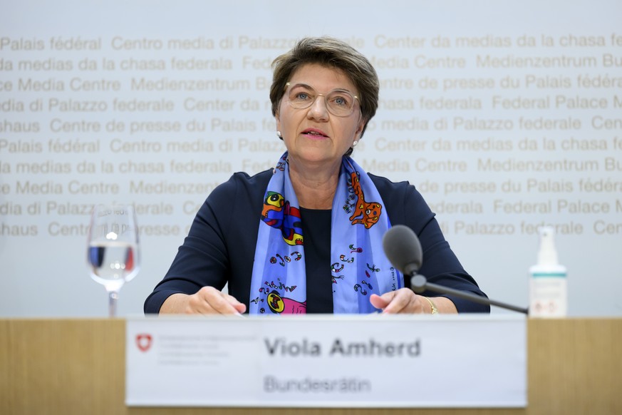 Bundesraetin Viola Amherd spricht an einer Medienkonferenz ueber die Ernennung des neuen Delegierter fuer den Sicherheitsverbund Schweiz, am Mittwoch, 4. Mai 2022, im Medienzentrum Bundeshaus in Bern. ...