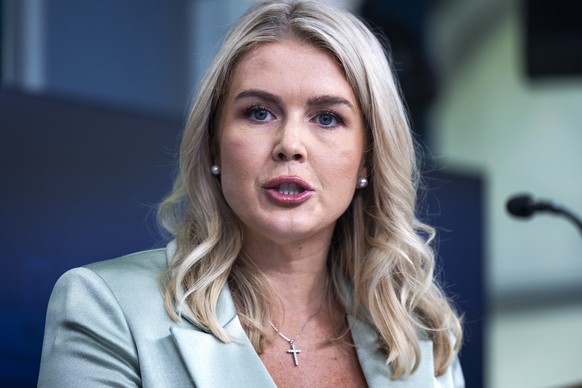 epa12365504 White House Press Secretary Karoline Leavitt holds a media briefing in the White House Briefing Room in Washington, DC, USA, 09 September 2025. Leavitt spoke extensively about Israel&#039; ...