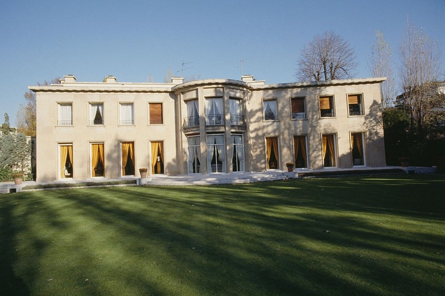 The home of French politician and Academic Andre Bettencourt and his wife L&amp;#039;Oreal heiress, socialite, businesswoman and philanthropist Liliane Bettencourt in Neuilly-sur-Seine. (Photo by Jame ...