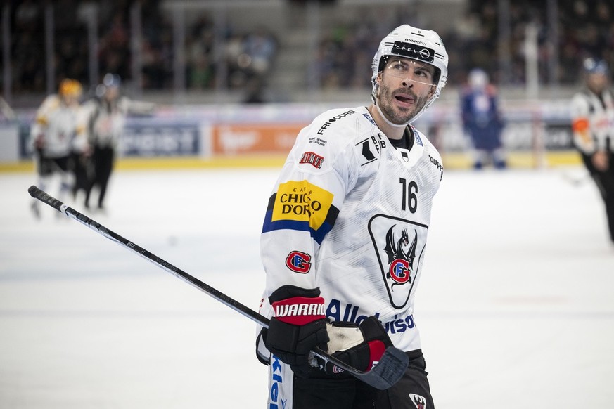 Freiburger Raphael Diaz blickt enttaeuscht im Eishockeyspiel der National League zwischen den ZSC Lions und dem Fribourg-Gotteron am Samstag, 23. Dezember 2023, in der Swiss Life Arena in Zuerich. (KE ...